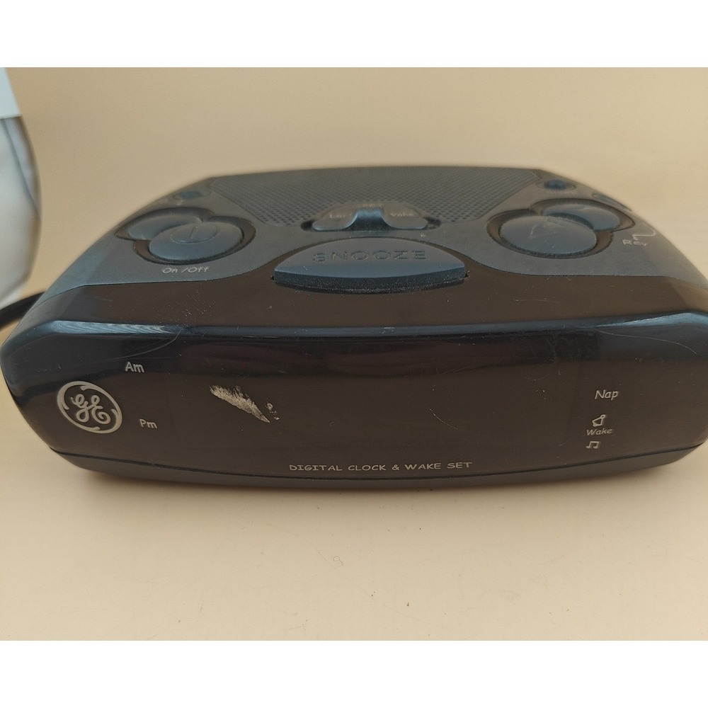 GE AM FM Clock Radio Alarm Digital Clock Wake Set 7-4837B Tested Working
